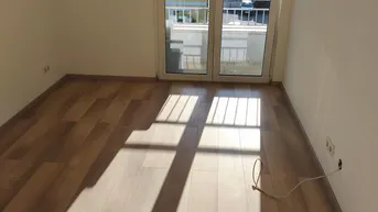 Expose Helle ruhige Wohnung ab sofort zu vermieten mit neuer Küche,mit Balkon und Parkplatz 
