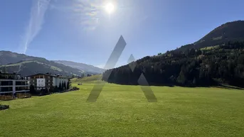 Expose Neuwertige, helle und möblierte Wohnung mit schönem Bergblick