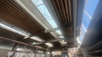 Expose Lagerhalle mit bester Infrastruktur und großer Außenfläche
