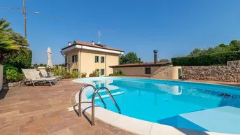 Expose Luxuriöse Villa mit erstklassiger Ausstattung und privatem Pool in den Marken - Senigallia