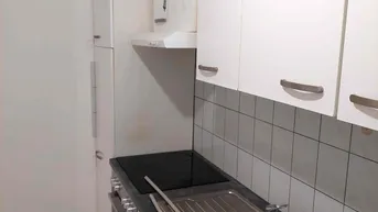 Expose Inklusivmiete: Attraktive Einzimmer-Wohnung mit großer Terrasse und Erdwärmeheizung