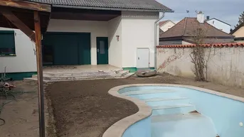 Expose Einfamilienhaus mit Pool und schönem Garten