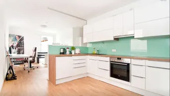 Expose Luxury Living next to Park