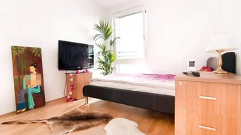 Expose Luxury Living next to Park