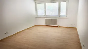 Expose ** Ideale WG ** Nähe Kongreßbad - 3 Zimmer mit separater Küche