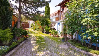Expose IDYLLISCHE LIEGENSCHAFT in ZENTRALER LAGE