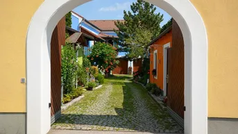 Expose IDYLLISCHE LIEGENSCHAFT in ZENTRALER LAGE