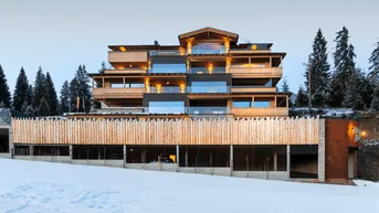 Expose Luxuriöse Zweitwohnsitz Panorama-Apartment mit weitläufiger Terrasse in Top-Lage an der Skipiste