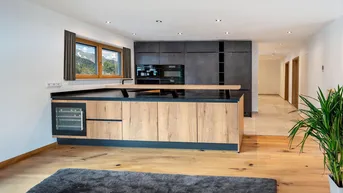 Expose Luxuriöse Familiensuite auf zwei Etagen mit Wellnessbereich und Garten in St. Ulrich