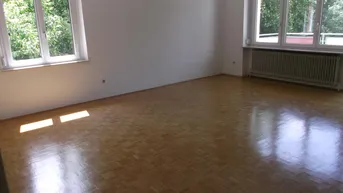 Expose Zentrale, ruhig gelegene Wohnung mit Balkon und Privatparkplatz