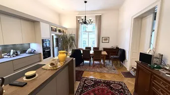 Expose Innenstadt: Stilvolle 3-Zimmer-Altbauwohnung mit Balkon in repräsentativem Gründerzeithaus!
