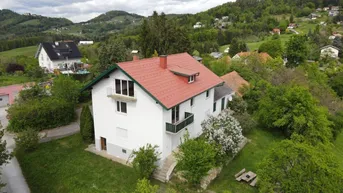 Expose Großzügiges Ein- oder Mehrfamilienhaus in Top-AUSSICHTSLAGE am Steinberg nahe Graz