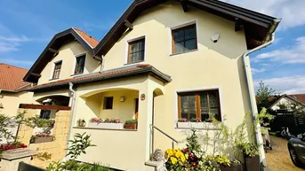 Expose +++ Luxus-Doppelhaushälfte mit POOL und PV-Anlage Nahe Wien ***