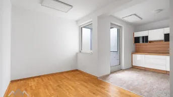 Expose Geräumige 4-Zimmer-Wohnung mit Loggia nahe LKH – Renovierungsobjekt