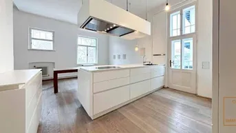Expose Extravagante Villen-Altbau-Etage |pure_living