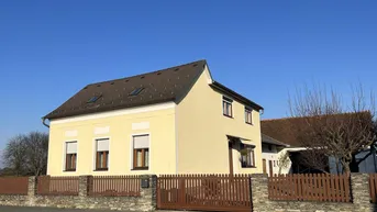 Expose ** EIN STÜCK FREIHEIT ** Gaas - gemütlicher Streckhof mit ca. 155 m2 Wfl. und tollen Nebengebäuden !!