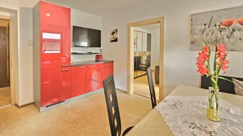 Expose Helle 3-Zimmer-Wohnung mit Balkon und Bergblick
