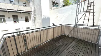 Expose Seltene Gelegenheit: Renovierter 3-Zimmer Altbau mit Balkon