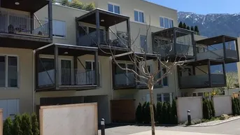 Expose Moderne 3-Zimmer Wohnung mit Balkon und Tiefgarage