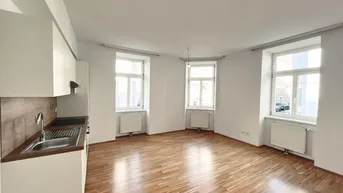 Expose NEU! Hinreißend saniertes Altbauhaus! Lichtdurchflutete 2-Zimmer Eckwohnung!