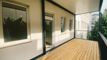 Expose NEU! Altbautraum mit großer Terrasse! Generalsanierte 2-Zimmerwohnung in historischem Altbauhaus!