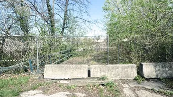 Expose Multifunktionales Gewerbeobjekt mit Büroflächen und flexibler Nutzung im Industriegebiet! Zufahrt über private Brücke im Industriepark!