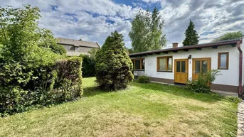 Expose NEU! Doppeltes Wohnglück: 2 Familienhäuser, Gartenidylle &amp; Garage inklusive!