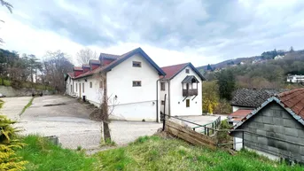 Expose Direkt am Weinberg | Südhang-Lage mit großem Garten und eigenem Weingarten