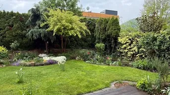 Expose Modernes Wohnen mit herrlichem Eigengarten! Liebevoll sanierte 2 Zimmer Wohnung mit Straßenbahnanbindung 