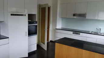 Expose Großzügige Wohnung in Zweifamilienhaus zu verkaufen! 155 m²