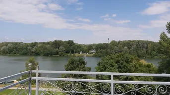 Expose Großes Haus mit Blick auf die Donau! Mit 2 Wohneinheiten!