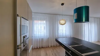 Expose Neuwertige 4 Zimmer Wohnung - 102 m2, Balkon, Luxus-Küche
