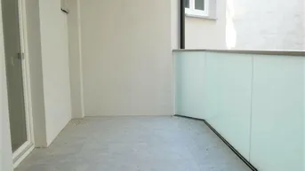Expose Provisionsfrei: Unbefristeter 98m² Altbau mit 11m² Süd-Loggia und Einbauküche - 1070 Wien!