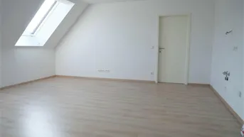 Expose Provisionsfrei: Klimatisierte 78m² DG-Wohnung mit 3 Zimmern Nähe U3 - 1110 Wien