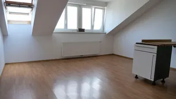 Expose Provisionsfrei: 67m² DG-Wohnung mit Einbauküche beim Hannovermarkt - 1200 Wien