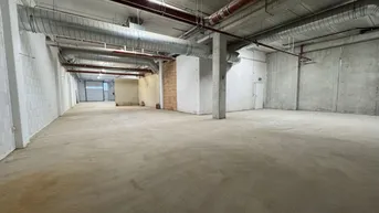 Expose Ebenerdige 294m² Lagerfläche mit Rolltor Nähe Rautenweg - 1220 Wien