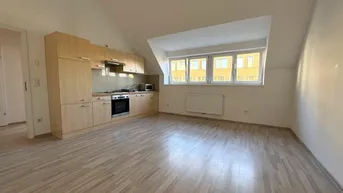 Expose Provisionsfrei: Klimatisierte 46m² DG-Wohnung mit Einbauküche und Lift - 1030 Wien