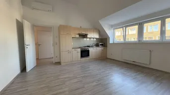 Expose Provisionsfrei: Klimatisierte 46m² Dachwohnung mit Einbauküche und Lift - 1030 Wien
