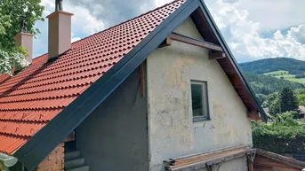 Expose Sanierungsbedürftiges Haus mit großem Grundstück und Entwicklungspotential 