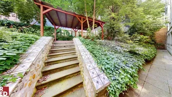 Expose Großzügiges Büro/Praxis mit vielseitig nutzbarem Garten in bester Lage -