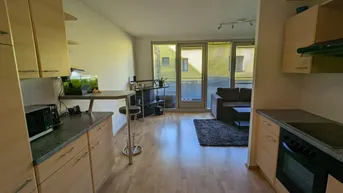 Expose Modernes Apartment mit Loggia in Ruhelage