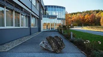 Expose +++ Moderner Bürokomplex +++ Großzügige Bürofläche mit Hallenfläche in Gleisdorf zu vermieten!