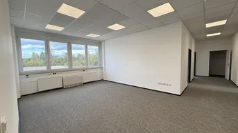 Expose +++ ecobase +++Lichtdurchflutete Bürofläche komplett modernisiert zu vermieten!
