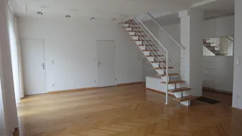 Expose Klimatisierte Dach Maisonette, Wohlfühlwohnung mit Balkon 