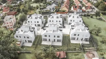 Expose Das letzte Haus in diesem exklusiven Wohnprojekt!! Tiefgarage, Keller,Dachterrasse &amp; Smart Home auf Eigengrund !