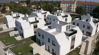 Expose FRÜHLINGSANGEOT! Luxuriöses Doppelhaus mit Tiefgarage und Keller / EIGENGRUND