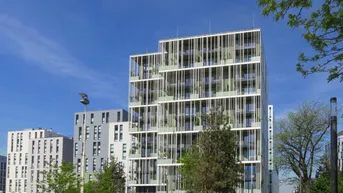 Expose Neubau-Eckwohnung mit 2 Balkonen (S/O/W). Hell, Blick auf die Trabrennbahn mit toller Dachterrasse im Studio Zwei