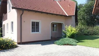 Expose St. Pölten-Nähe: großzügiges möbliertes Einfamilienhaus mit Garten und Doppelgarage