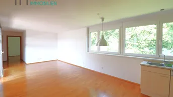Expose Zentrale 2 Zimmerwohnung mit Balkon und Carport-Platz in ruhiger Lage
