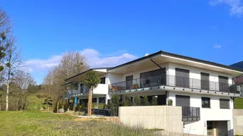 Expose Moderne Architektur nur wenige 100 m Meter vom Millstätter See entfernt - Penthousewohnung zwischen Berg und See Nähe Golfplatz!